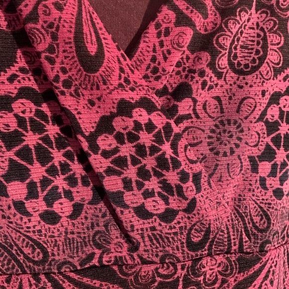 Lizwear XXL Multi-colored Relaxed V-neck Short Sleeve Blouse - Picture 3 of 8